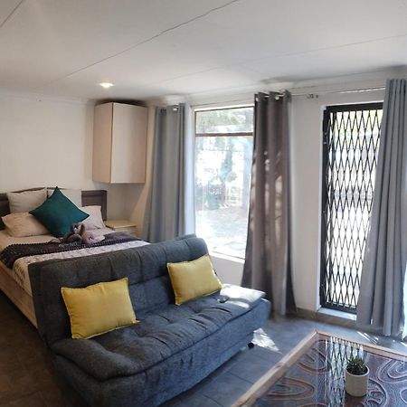 Atterbury Self Catering Studios Pretoria-Noord 外观 照片