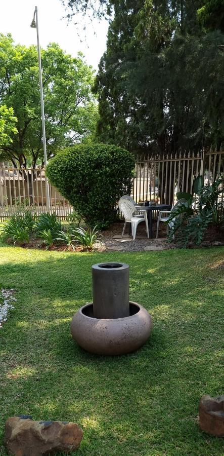 Atterbury Self Catering Studios Pretoria-Noord 外观 照片
