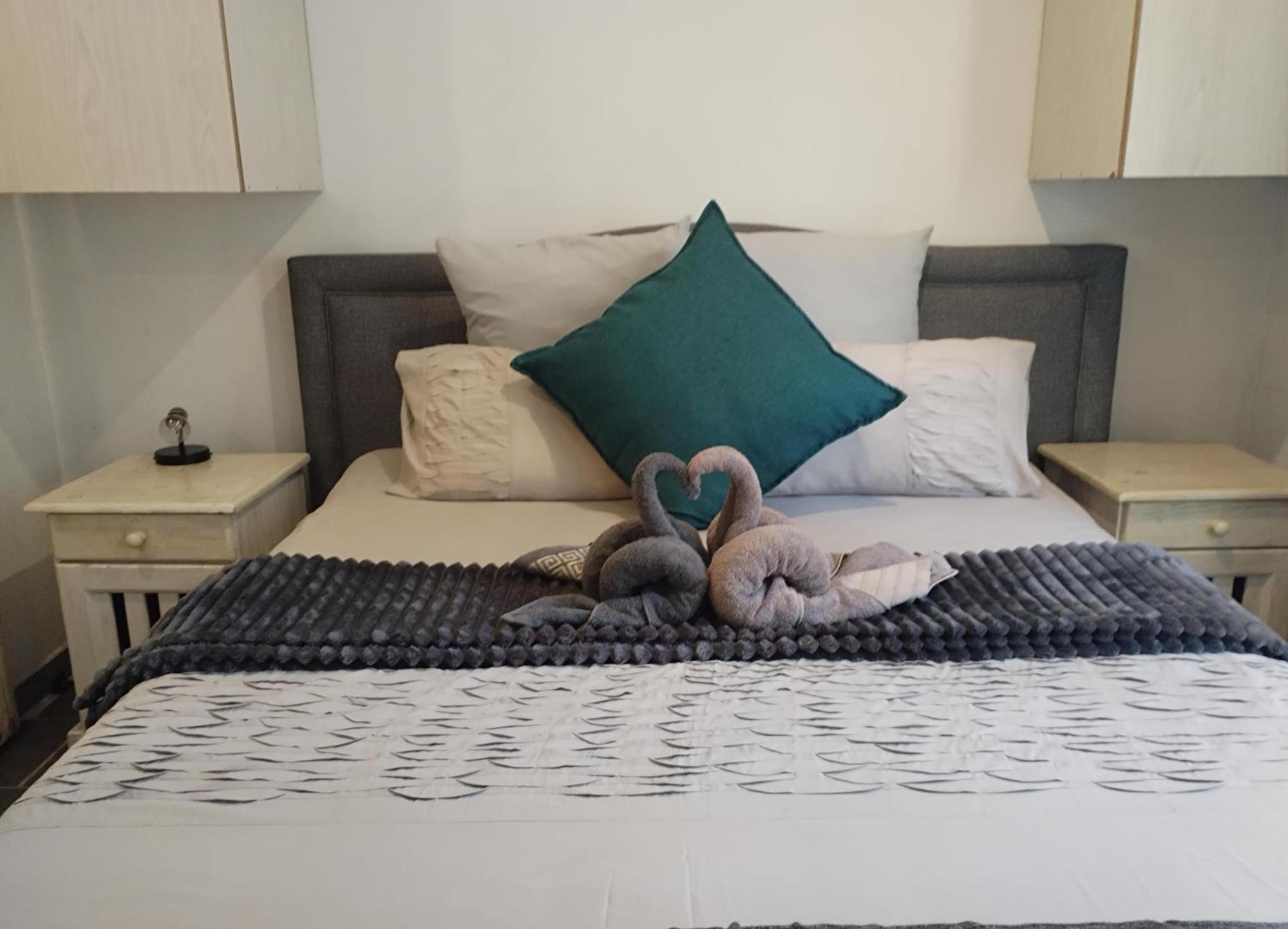 Atterbury Self Catering Studios Pretoria-Noord 外观 照片